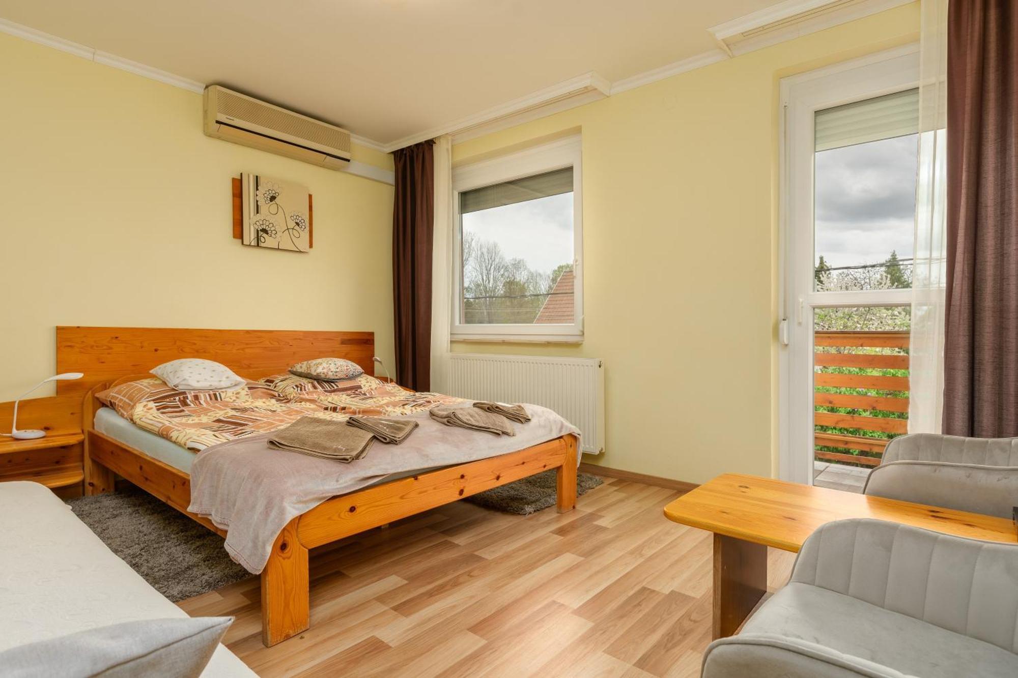 Janika Pension Vonyarcvashegy Ngoại thất bức ảnh